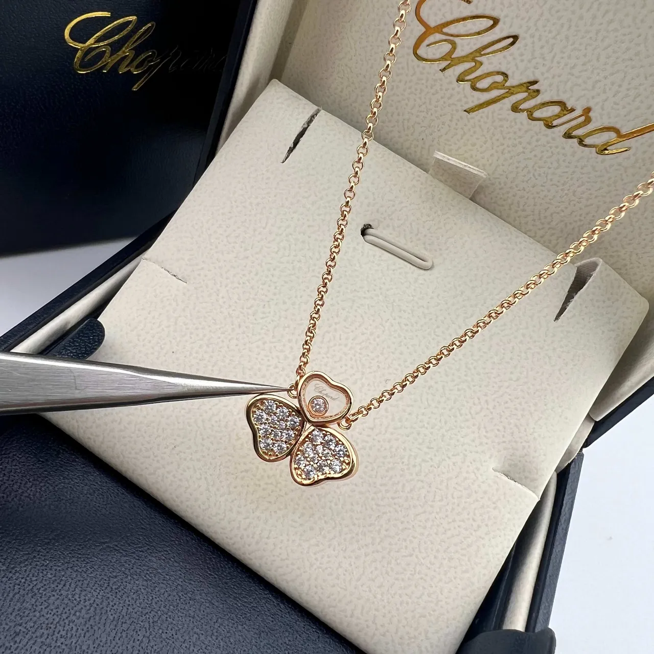 Chopard Silver Transparent Pavé-Set Diamond Hearts Movable Central Necklace 8