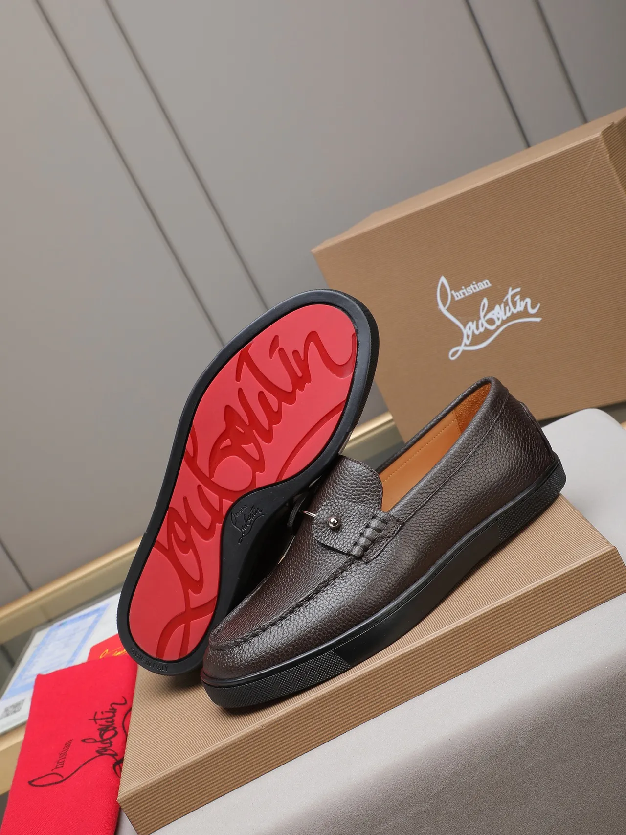 Christian Louboutin Mocassin Penny Marron Cuir Granulé Mocassin 5