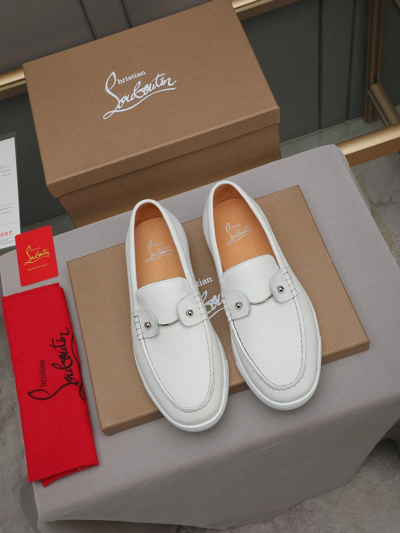 Christian Louboutin White Pebbled Leather Moc-Toe Stitching Loafer 2