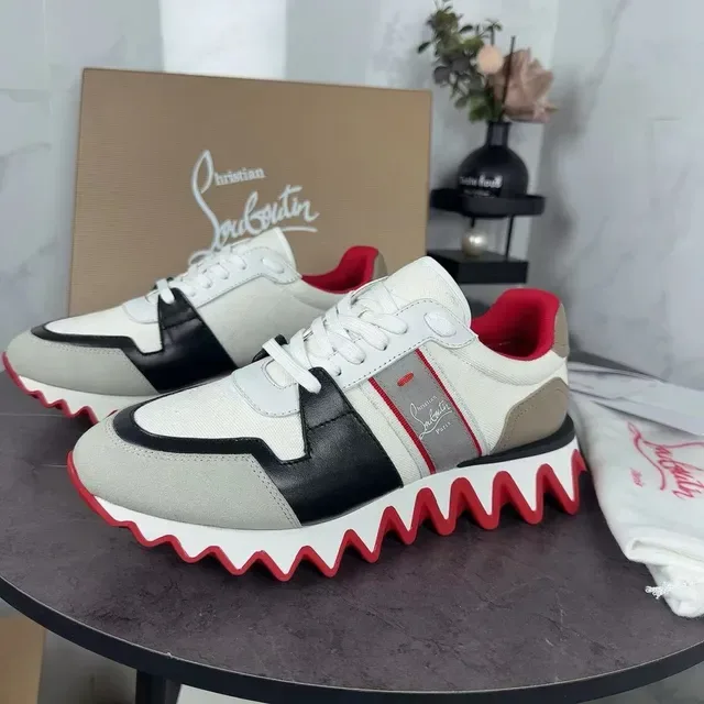 Christian Louboutin Blanc Rouge multiples panneaux partie supérieure semelle ondulée sneakers lifestyle 2