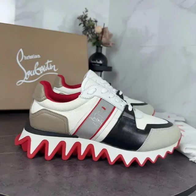Christian Louboutin Blanc Rouge multiples panneaux partie supérieure semelle ondulée sneakers lifestyle 3
