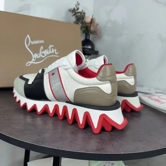Christian Louboutin Blanc Rouge multiples panneaux partie supérieure semelle ondulée sneakers lifestyle 9