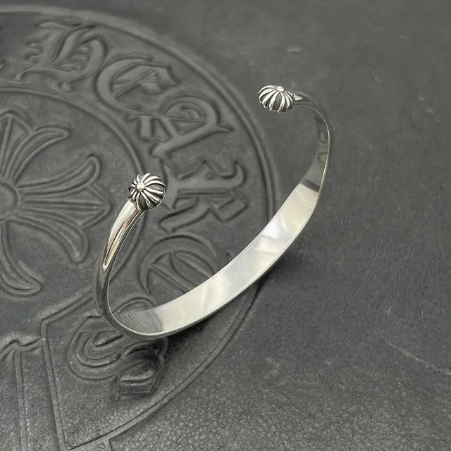 Chrome Hearts খোদাই করা গথিক স্টাইলের কাফ ব্রেসলেট 3
