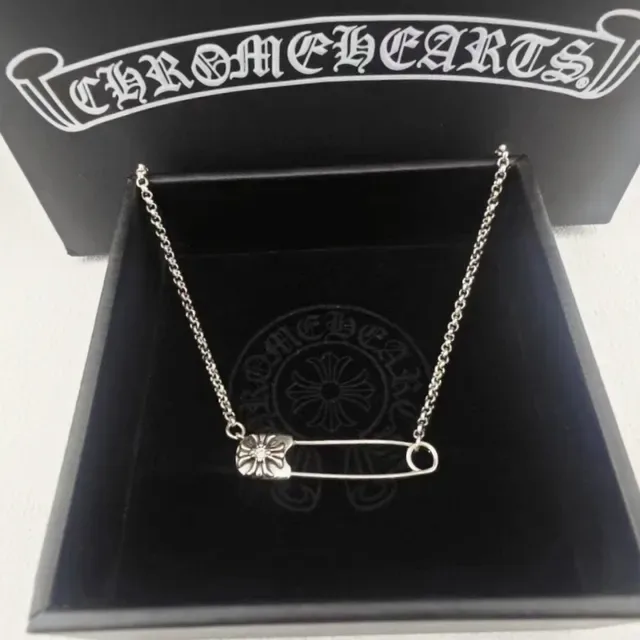 Chrome Hearts Colar com pingente de pin de segurança floral 8