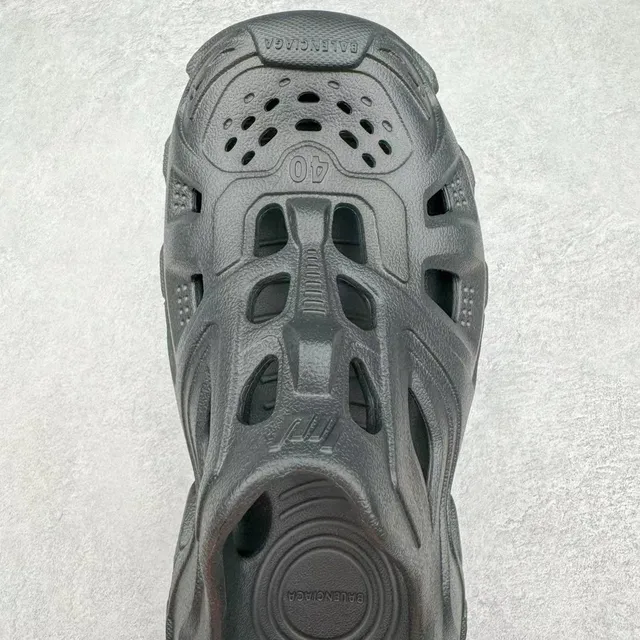 Crocs Classic Clog أسود رغوة مولدة كلوج 7