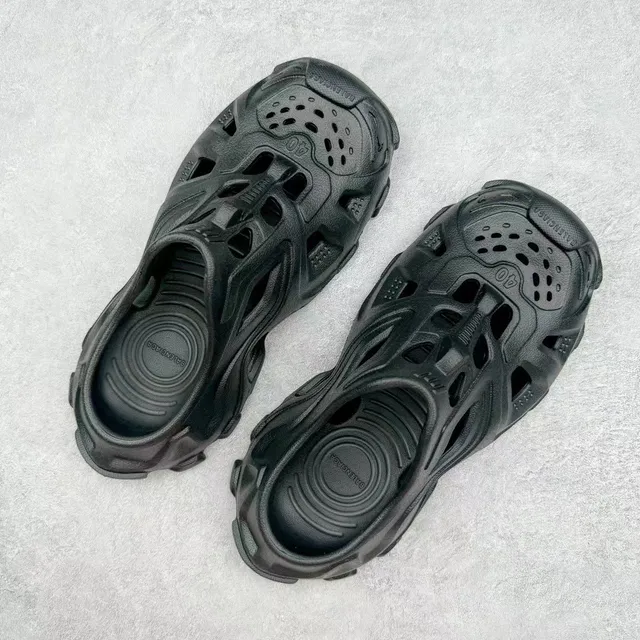 Crocs Classic Clog أسود رغوة مولدة كلوج 8