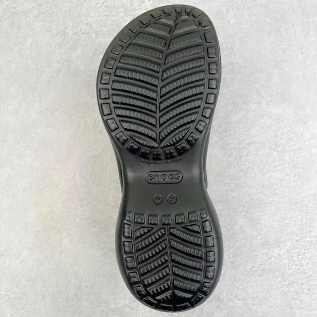 Crocs Echo Clog Black Oversized Platform Clog 2