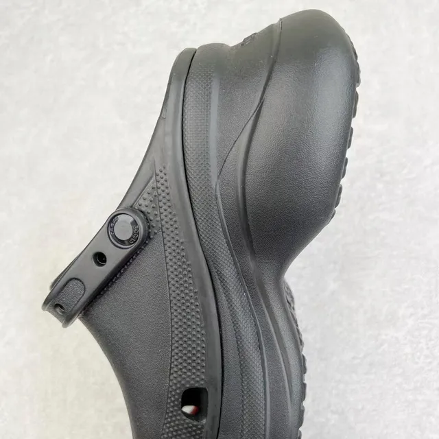 Crocs Echo Clog Black Oversized Platform Clog 4