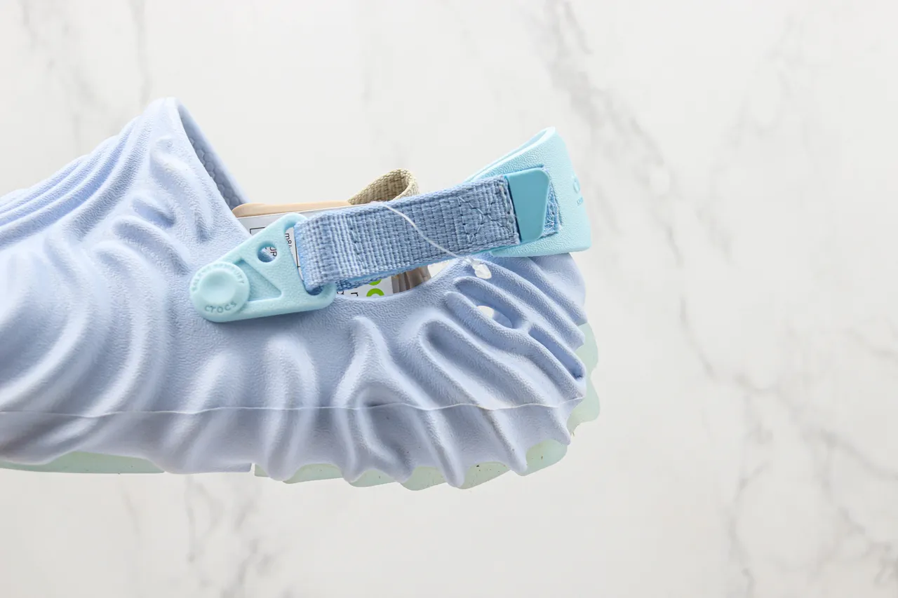 Crocs Echo Clog Light Blue Molded Foam Clog 7