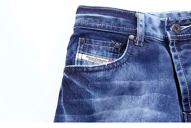Jeans Diesel distressed lavagem média perna reta 9