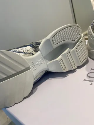 Dior B27 Toile Print White and Blue Chunky Sneakers 3