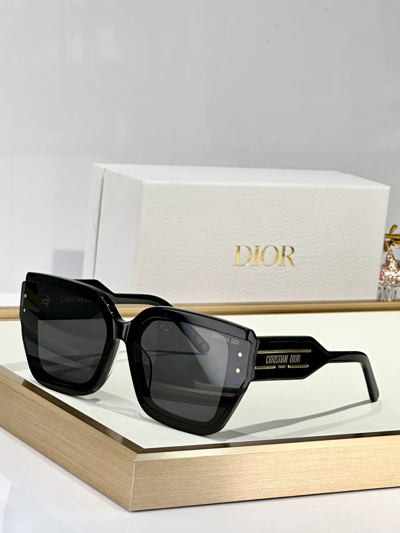 Dior B2x Black Transparent Oversized Geometric Square Cut-Corner Frame Sunglasses 4