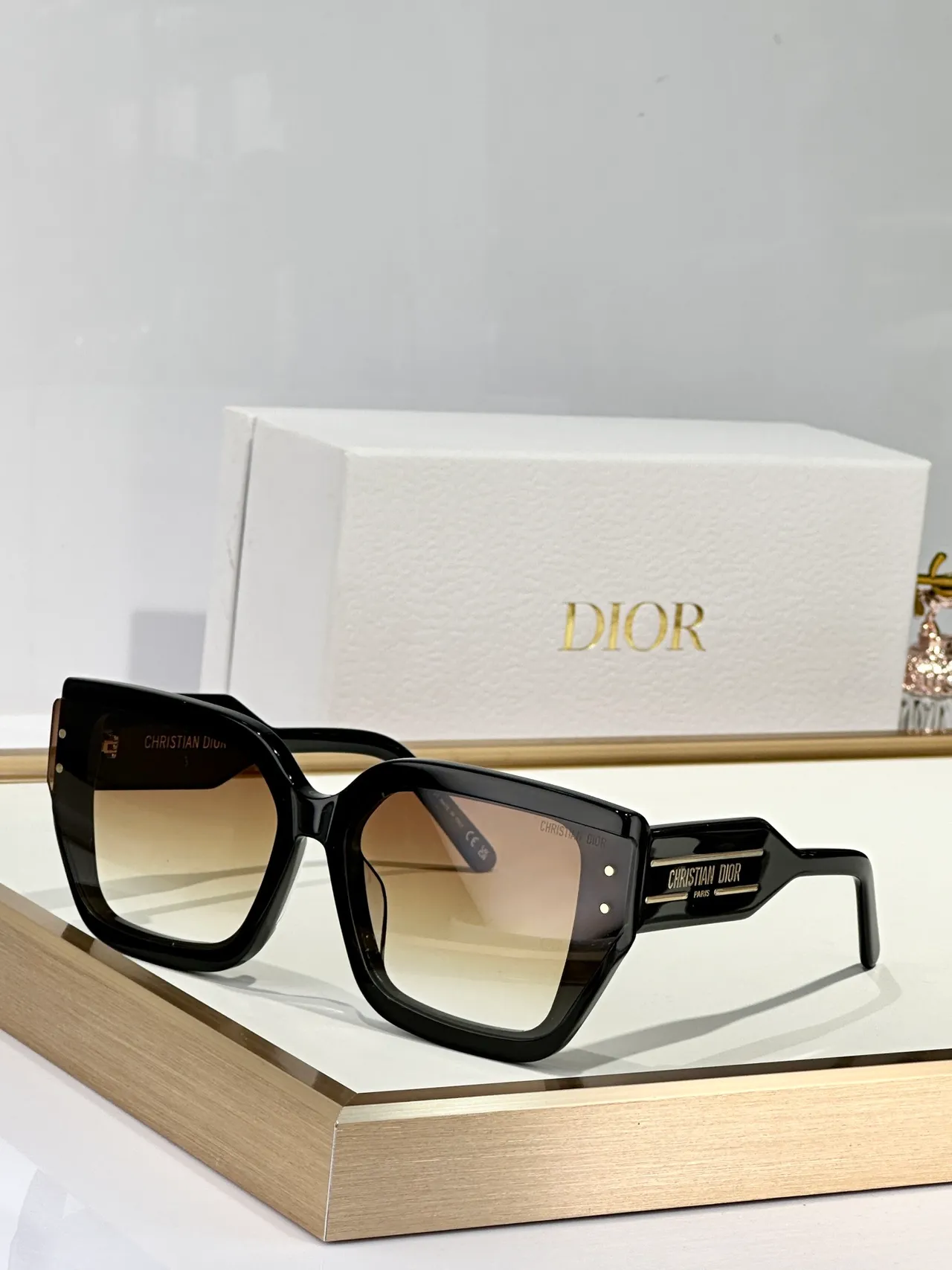 Dior B2x Black Transparent Oversized Geometric Square Cut-Corner Frame Sunglasses 5