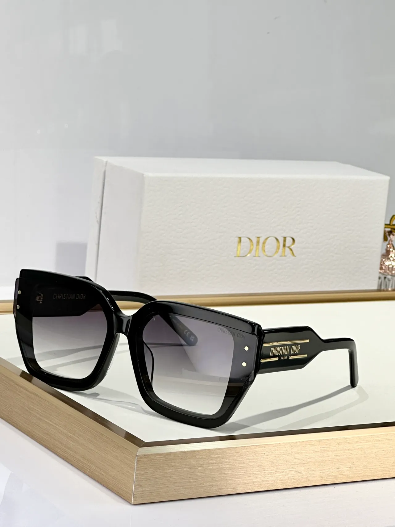 Dior B2x Black Transparent Oversized Geometric Square Cut-Corner Frame Sunglasses 8