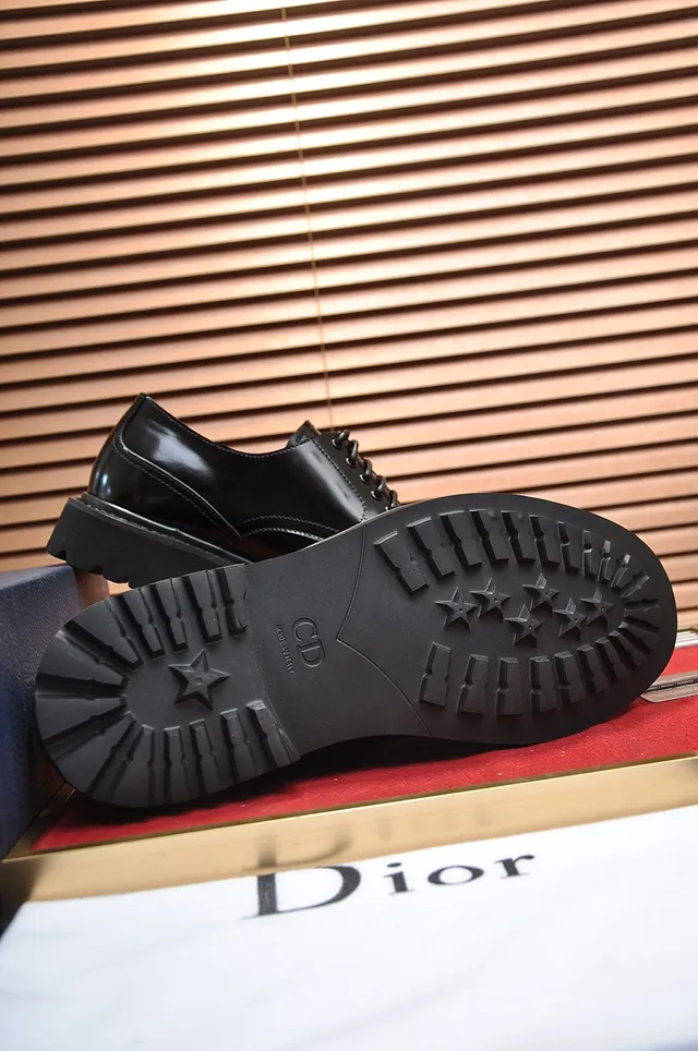 Dior sapatos Oxford de couro polido com ponta cap-toe preta 3