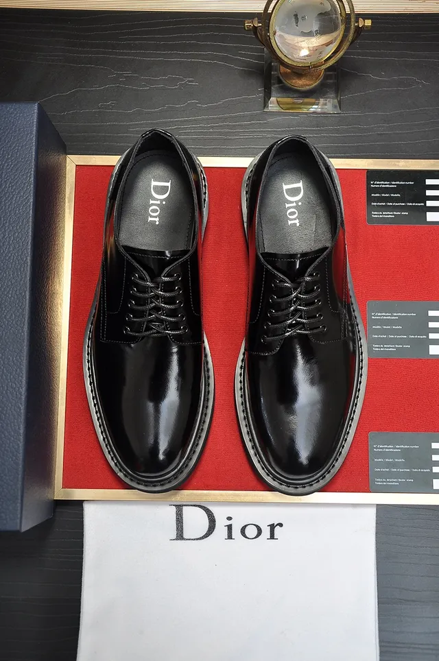 Dior sapatos Oxford de couro polido com ponta cap-toe preta 5