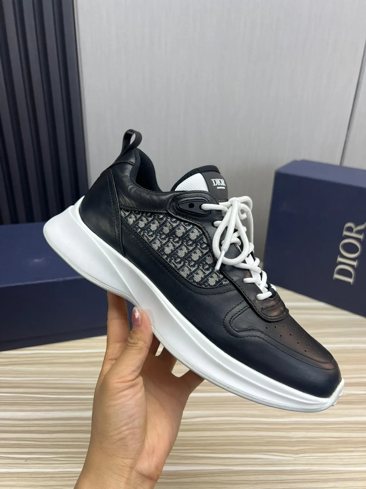 Dior Sneakers Lifestyle Noir Blanc Cuir et Monogram Textile Semelle Plateforme Sculptée 7