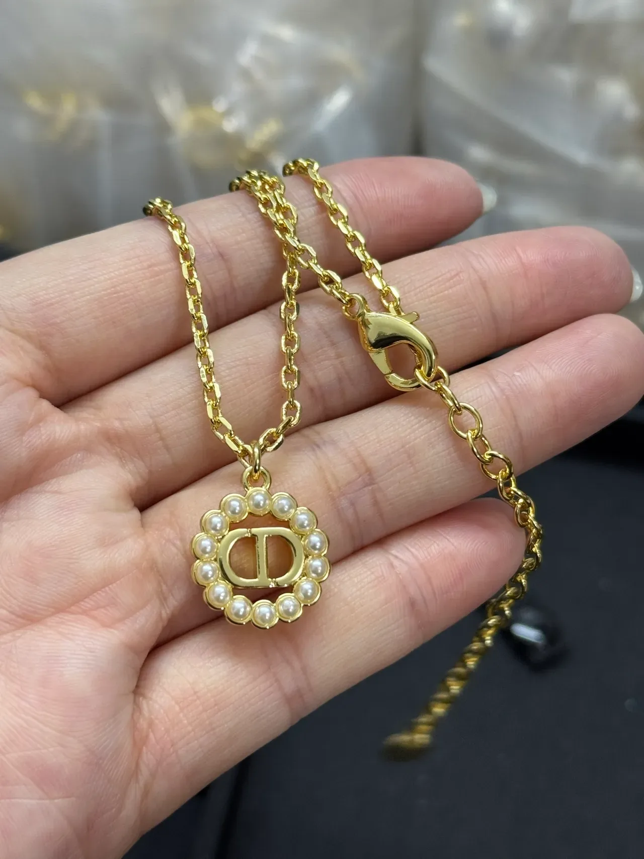 Dior CD Logo Pearl Collection Chaîne Or Blanc Médaillon Collier 3