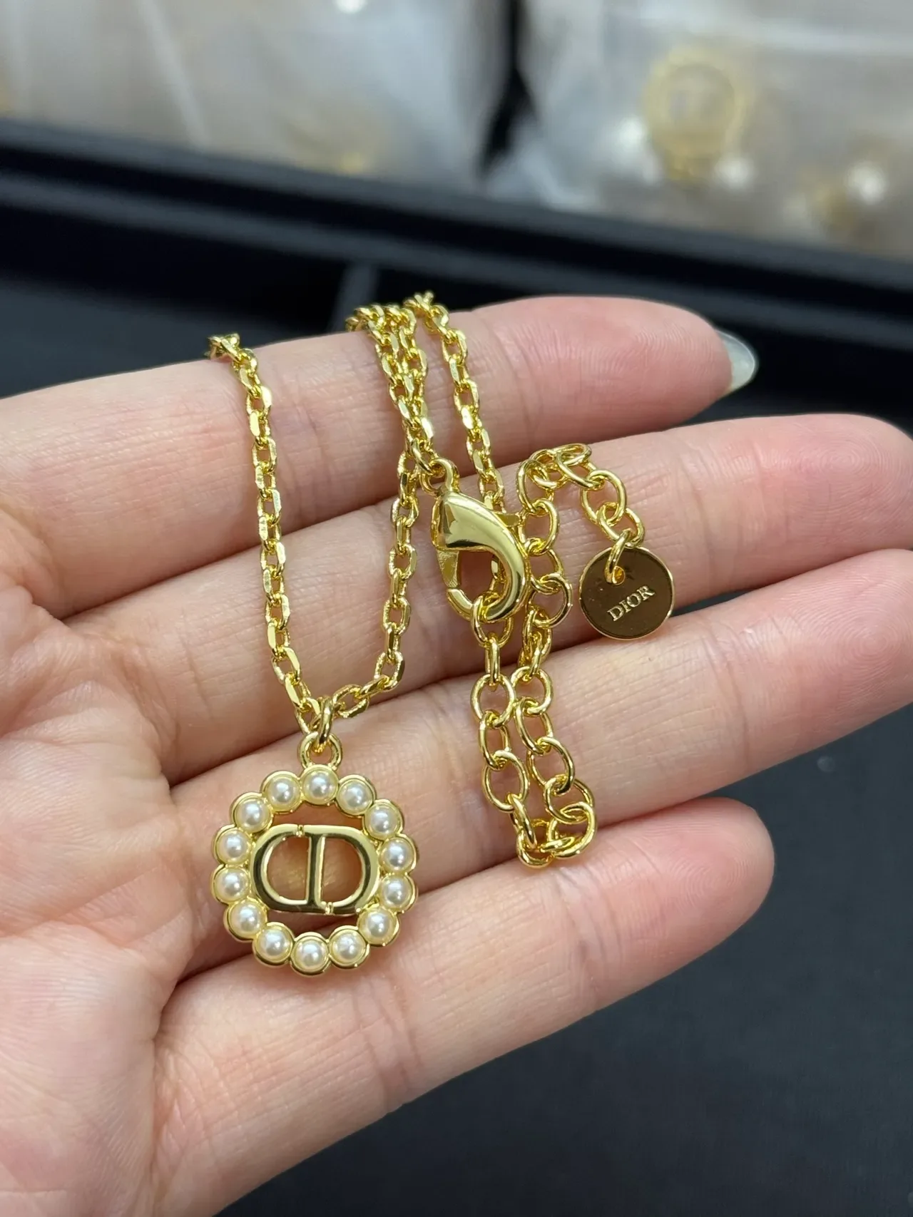 Dior CD Logo Pearl Collection Chaîne Or Blanc Médaillon Collier 4