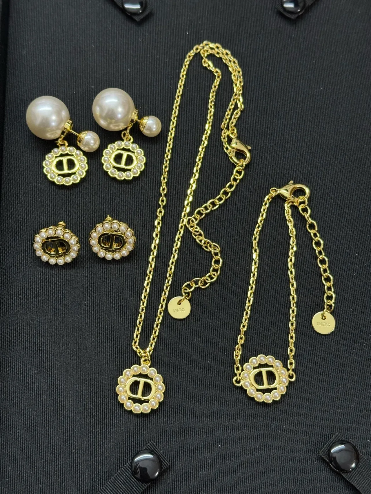 Dior CD Logo Pearl Collection Chaîne Or Blanc Médaillon Collier 9