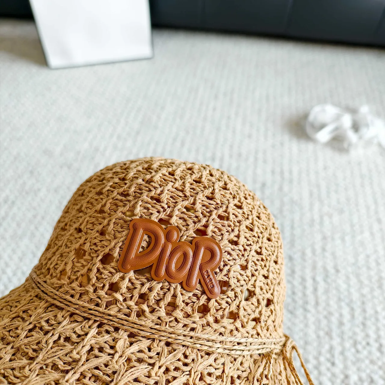 Dior Chapeau de Paille Crocheté Seau 3