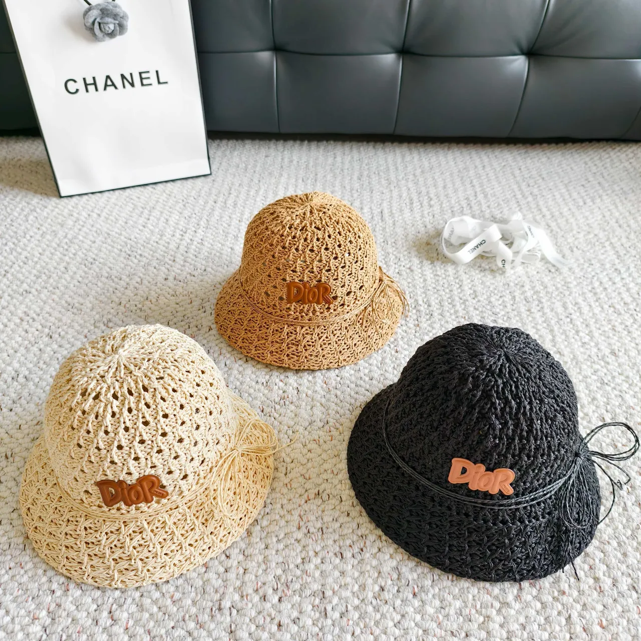 Dior Chapeau de Paille Crocheté Seau 10