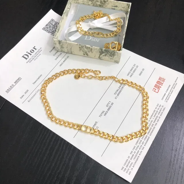 Collier Dior Diorama Chaîne Curb en Or Fermoir Logo en Forme de D 4
