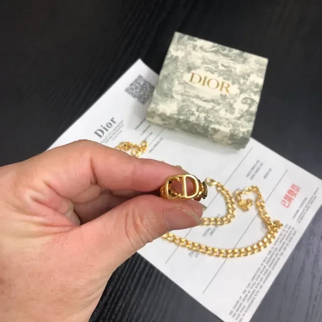 Collier Dior Diorama Chaîne Curb en Or Fermoir Logo en Forme de D 6