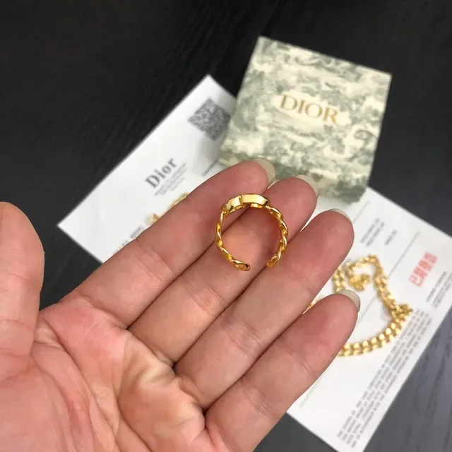 Collier Dior Diorama Chaîne Curb en Or Fermoir Logo en Forme de D 7