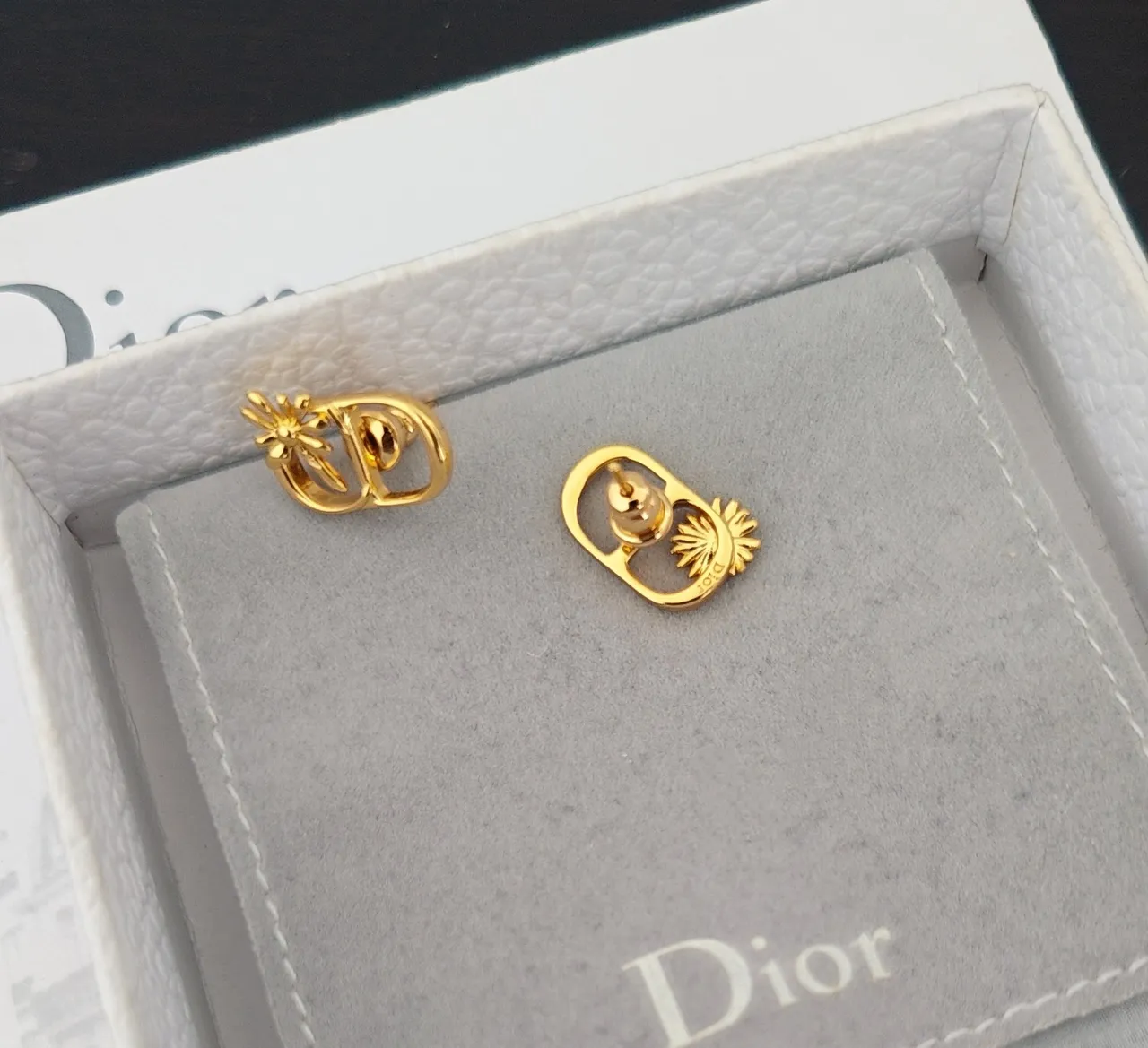 Dior Floral Motif Gold-Tone Oval Link Stud Earrings 2