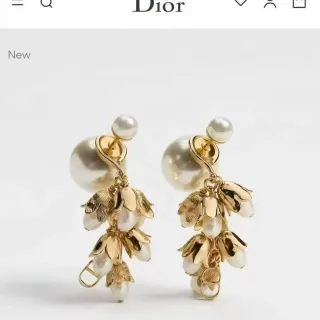 Dior 镀金花卉珍珠耳坠
