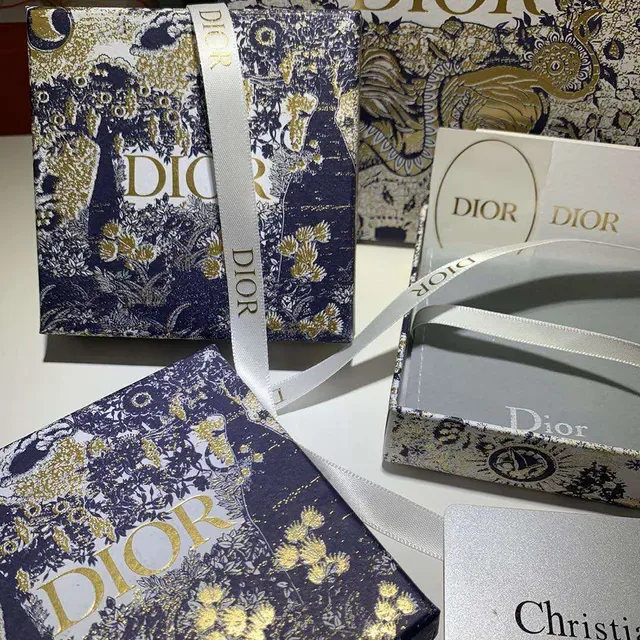 Dior Gray Gold Textured Paper Foil Branding Jewelry 2