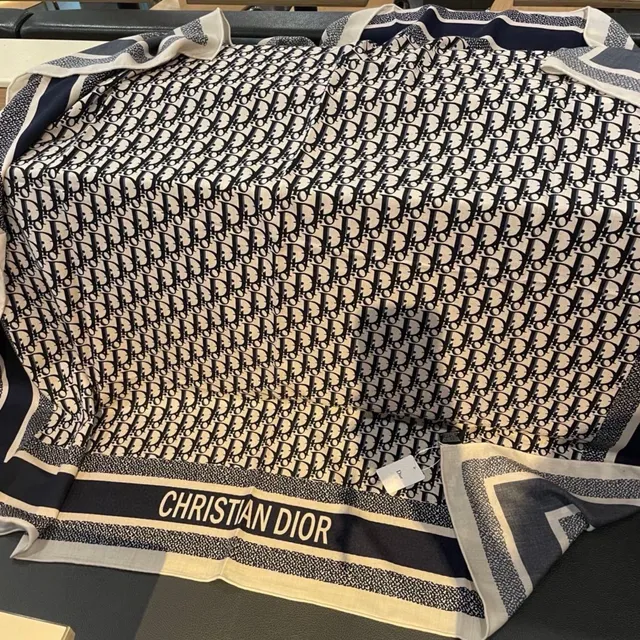 Dior Oblique Monogram Foulard en soie crème et navy 9