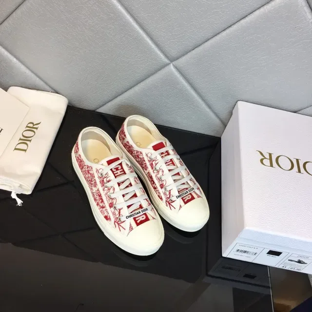 Dior White Red Canvas Upper Oblique Print Lifestyle Sneakers 3