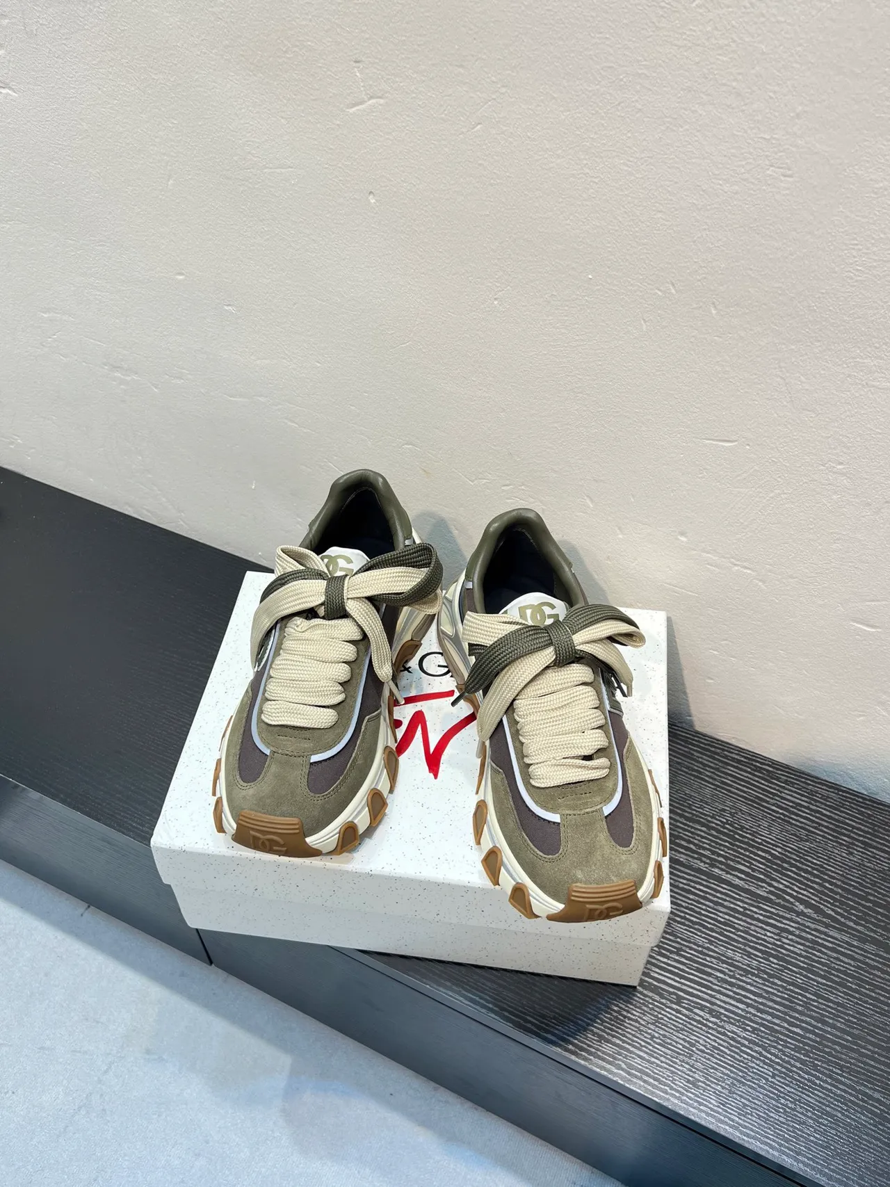 Dolce & Gabbana Vert Armée Semelle Marron Tige daim-mesh superposée Baskets à semelle épaisse 2