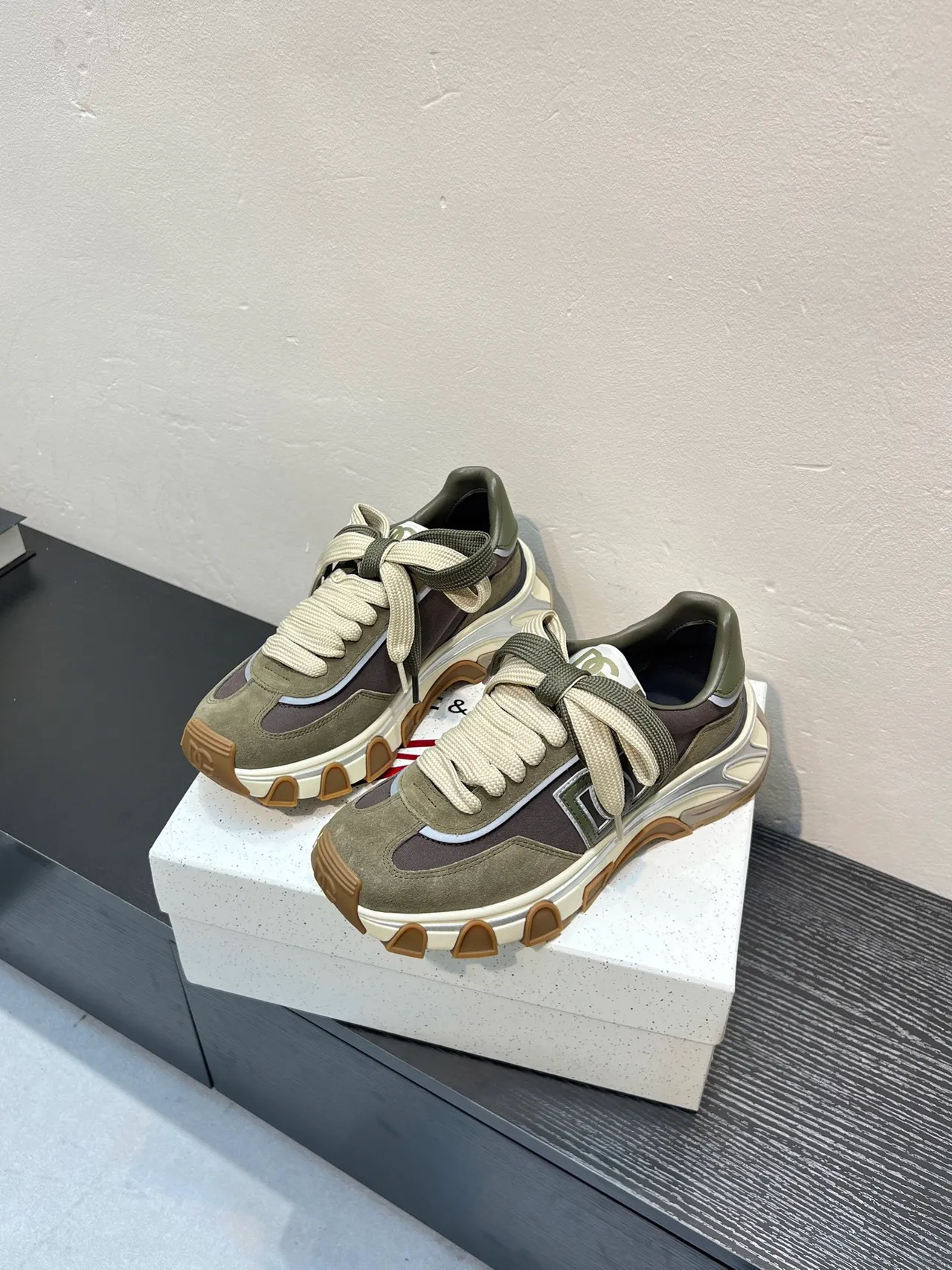Dolce & Gabbana Vert Armée Semelle Marron Tige daim-mesh superposée Baskets à semelle épaisse 3