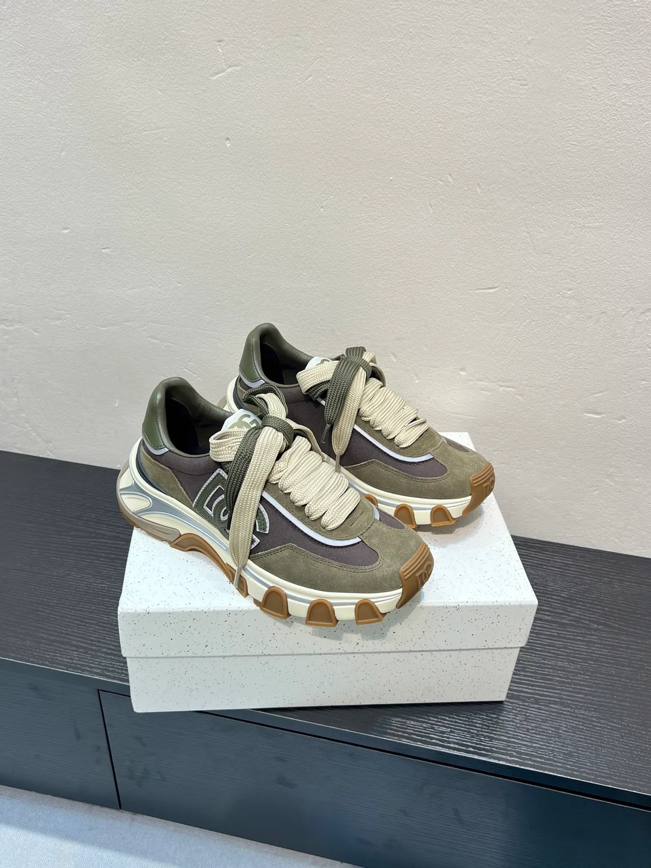 Dolce & Gabbana Vert Armée Semelle Marron Tige daim-mesh superposée Baskets à semelle épaisse 5