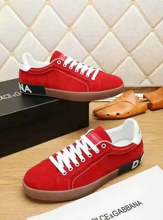 Dolce & Gabbana حذاء أحمر سويدي ستايل لايف 7