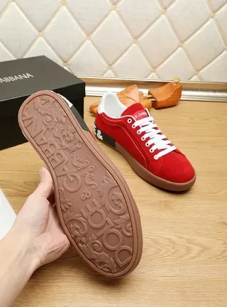 Dolce & Gabbana حذاء أحمر سويدي ستايل لايف 9