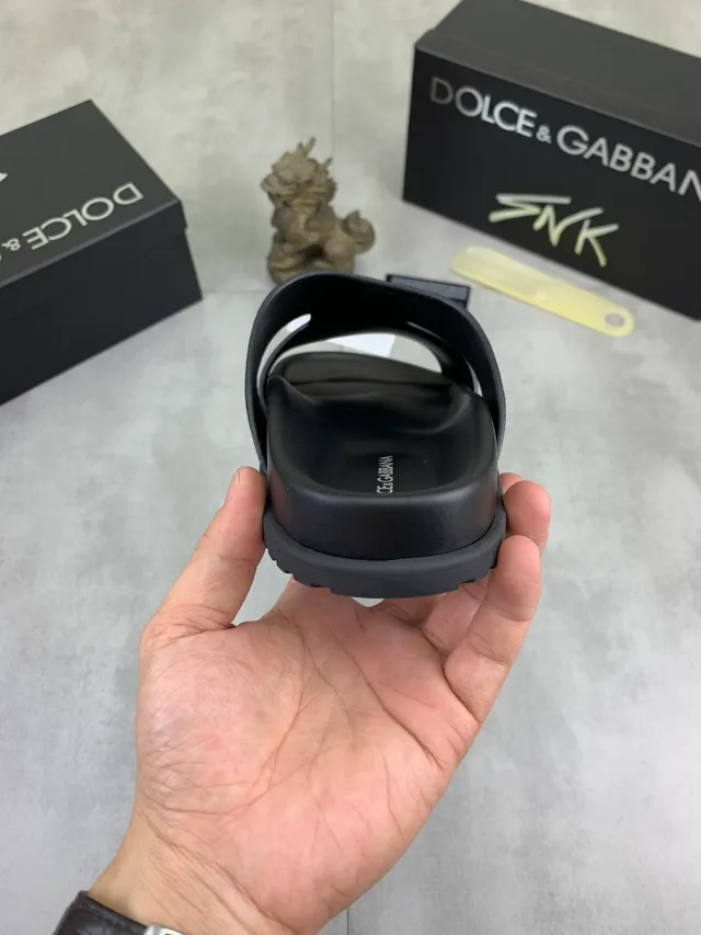 Dolce & Gabbana Mules en daim noir avec DG Logo 3
