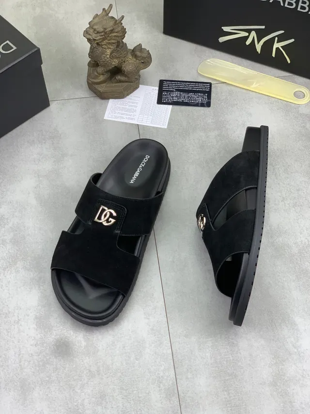 Dolce & Gabbana Mules en daim noir avec DG Logo 5