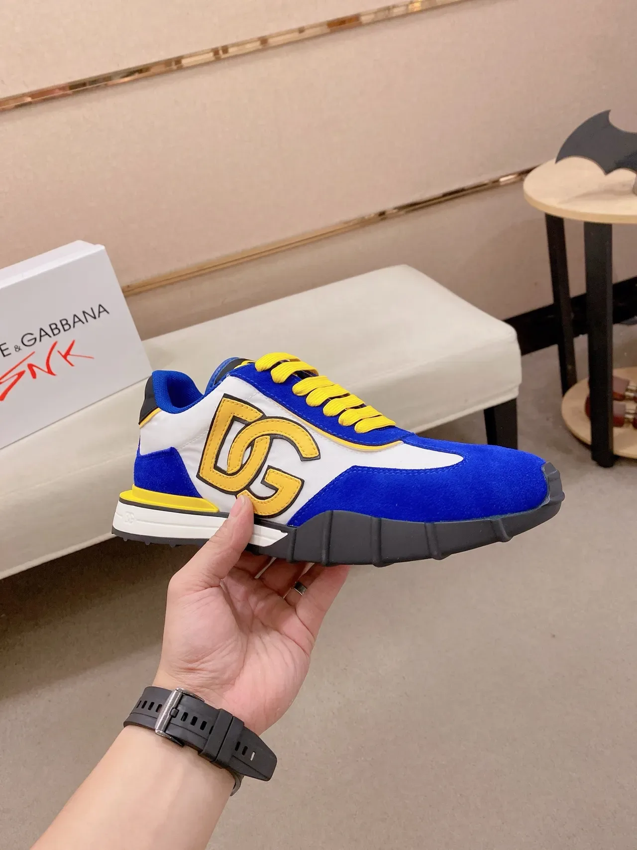 Dolce & Gabbana Sneakers Lifestyle de Daim et Cuir bloquées en bleu et jaune 5
