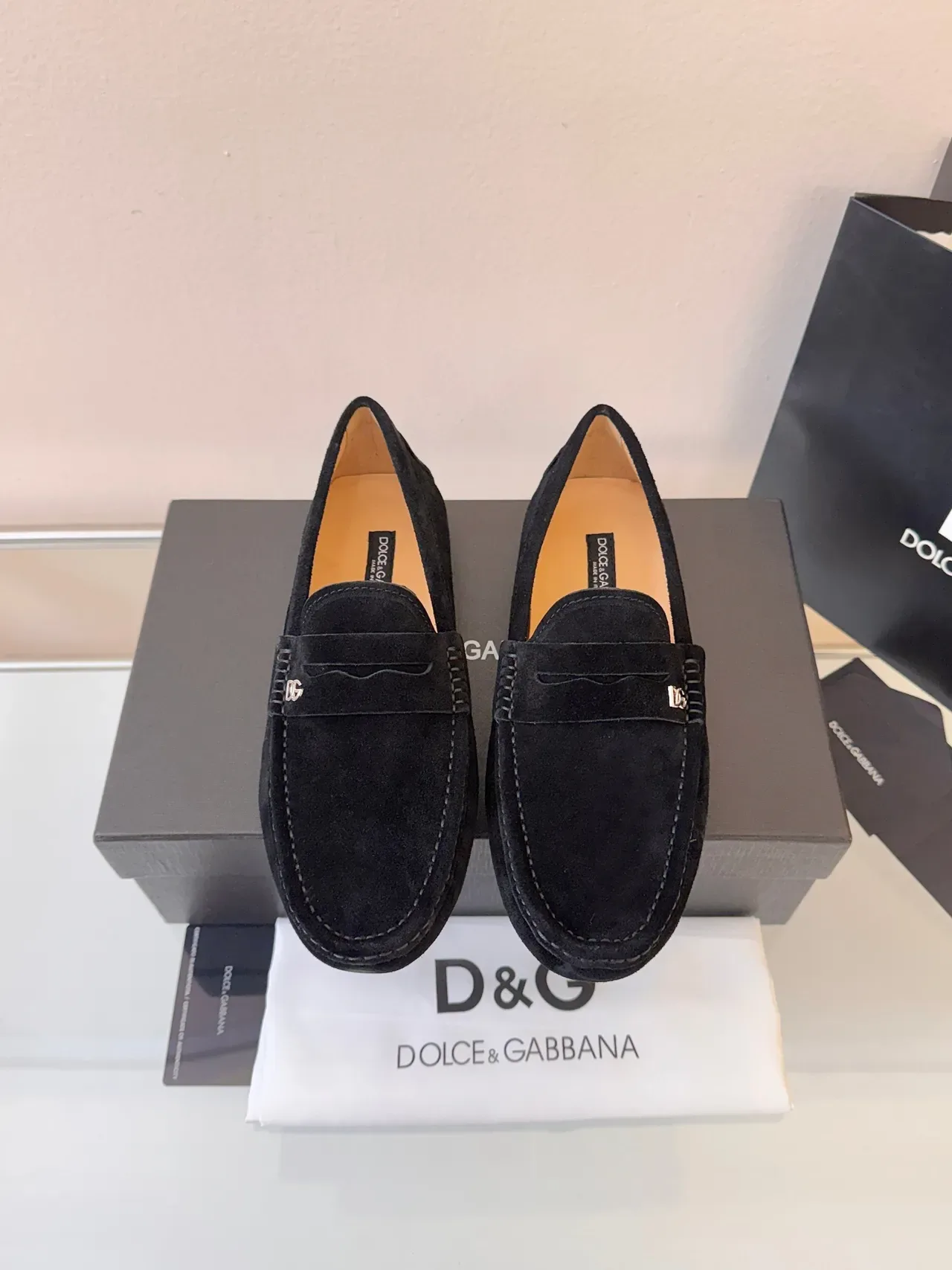 Dolce & Gabbana DG Logo Penny Loafer de Camurça 6