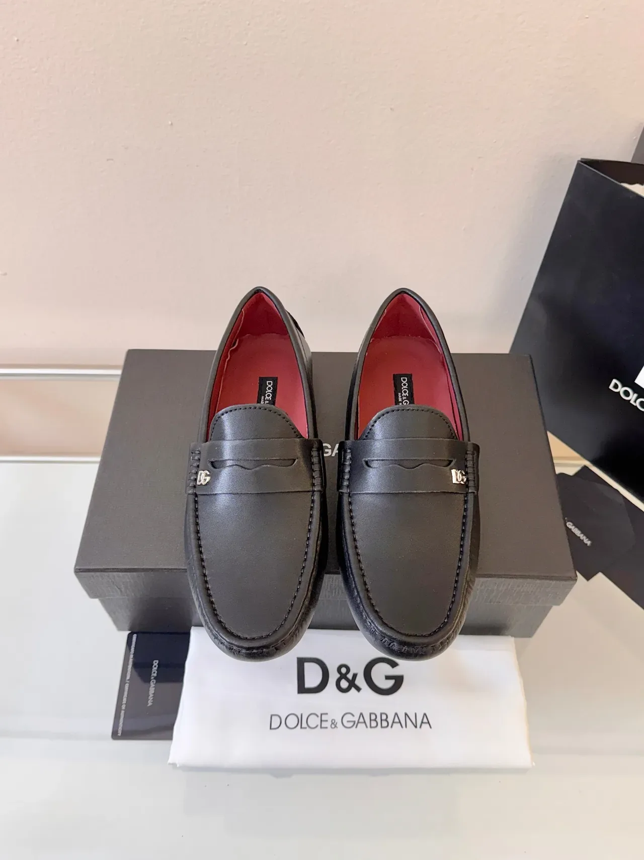 Dolce & Gabbana Portofino Mocassins en cuir noir logo DG 6
