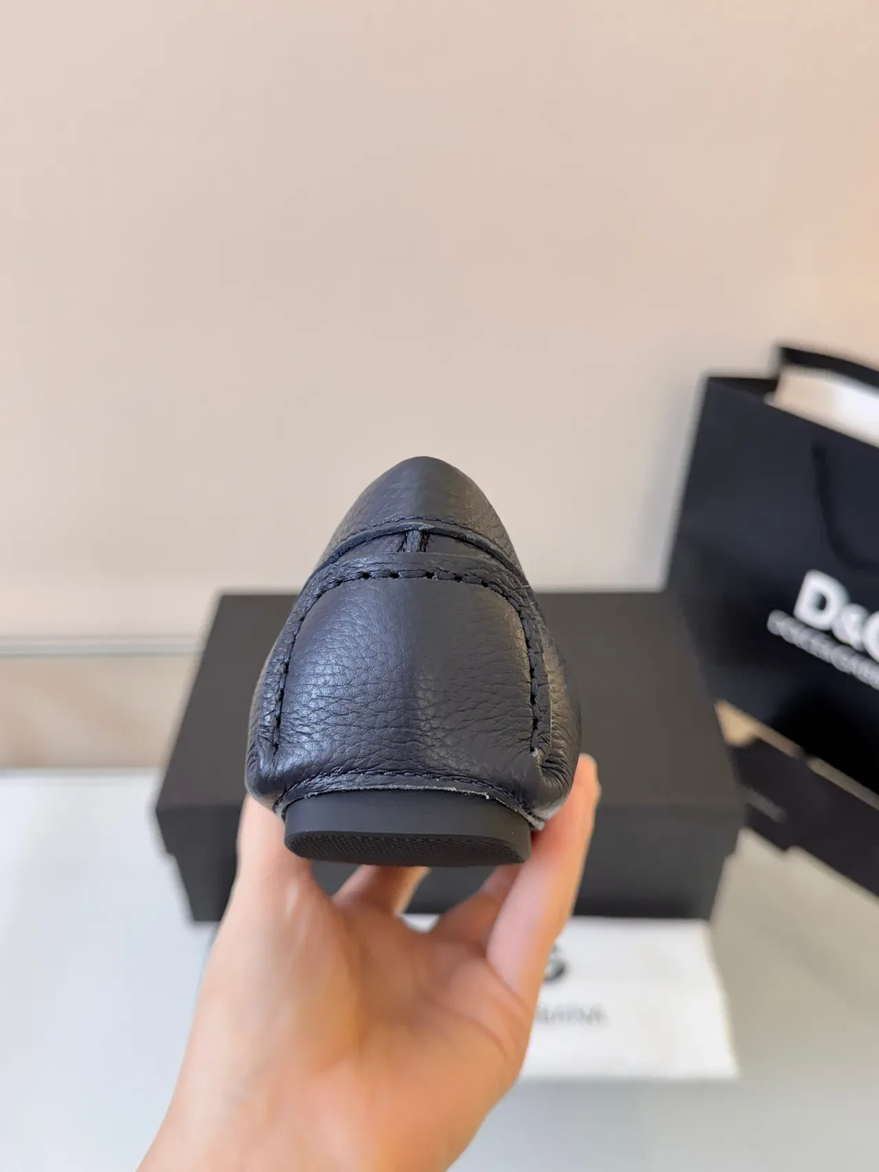 Mocassin Dolce & Gabbana Portofino Cuir Pebbled Navy Orange avec boucle dorée DG 4