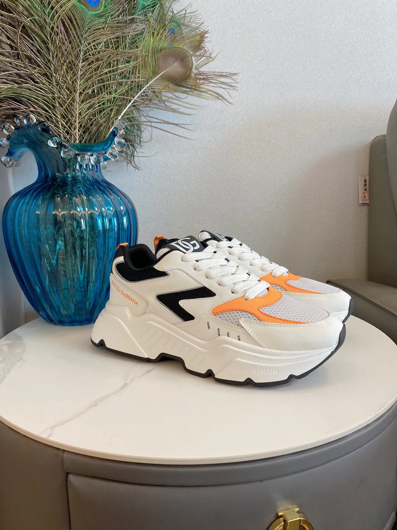 Dolce & Gabbana Chaussures chunky à semelle blanche et orange en maille et construction à superposition synthétique 2