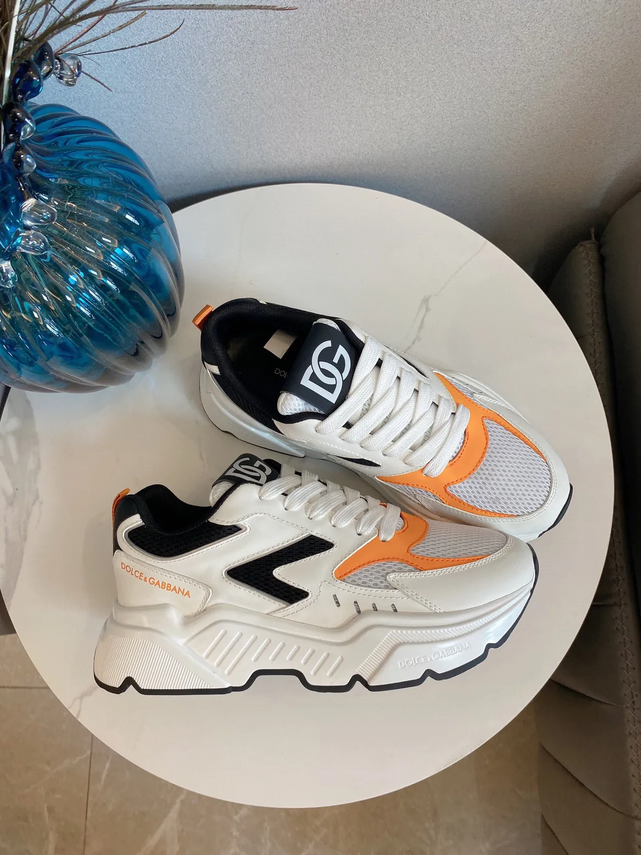 Dolce & Gabbana Chaussures chunky à semelle blanche et orange en maille et construction à superposition synthétique 3