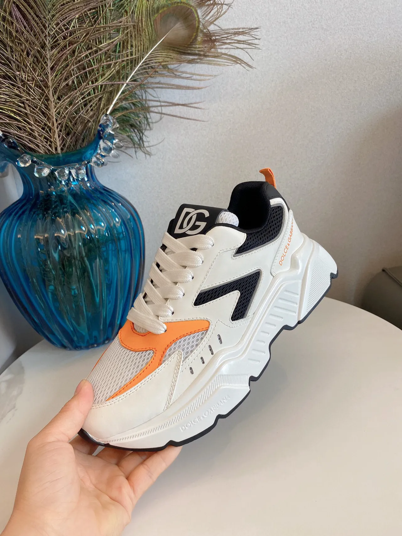 Dolce & Gabbana Chaussures chunky à semelle blanche et orange en maille et construction à superposition synthétique 6