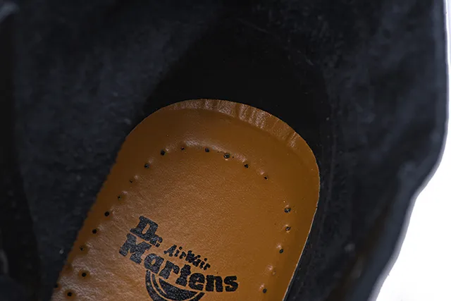 Dr. Martens 1460 Cuero Negro Granulado Costura Amarilla Botas Martin 2