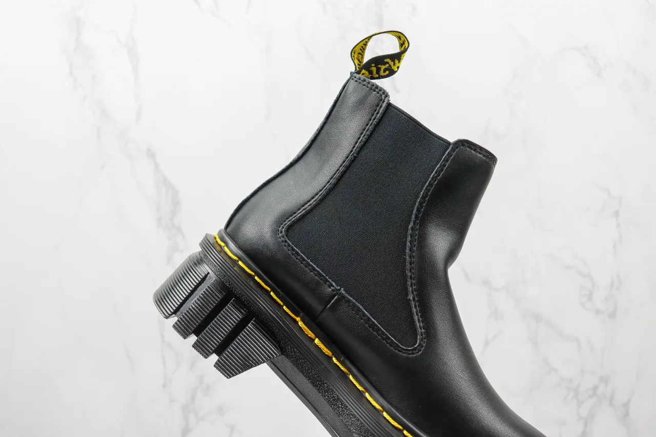 Dr. Martens Jadon Platform 黑色黄色缝线切尔西靴 5